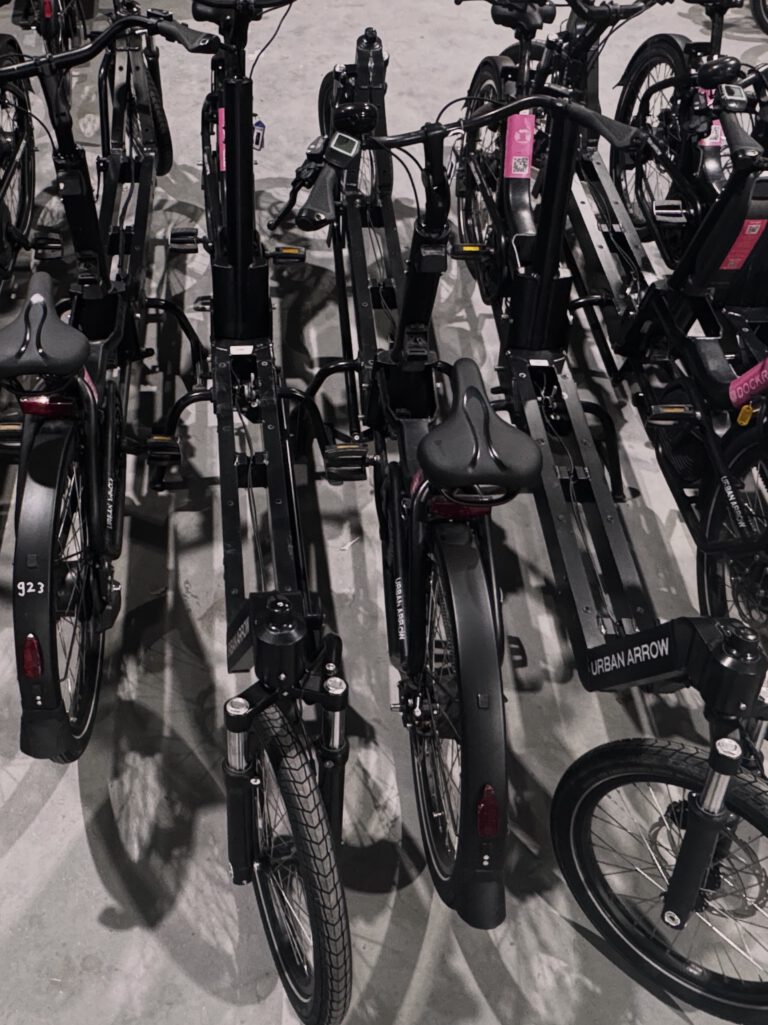 FC332E9E-32BD-442C-95FB-982ABB8EDEFE