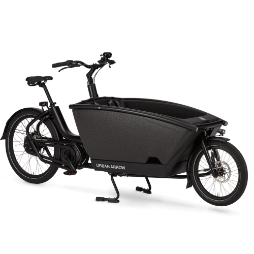UA-family-performance-essential-black-F3_WEB